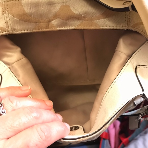 Authentic Gold Signature Coach Shoulder Bag Purse - Picture 7 of 13